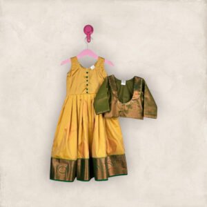 Sandal Soft Silk With Green Coat/7-8 Years